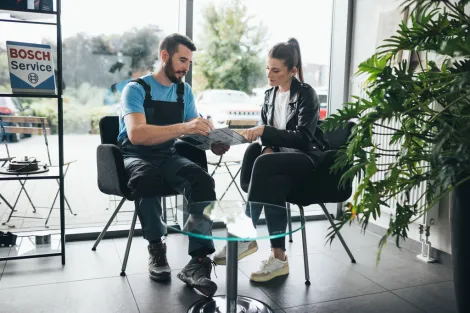 Monteur beveelt klant een verzekering aan